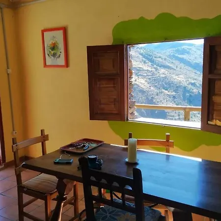 Refugio Arrabales גרנדה